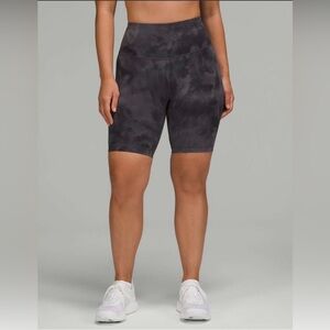 Lululemon Wunder Train Contour Fit High Rise Short *8”- Size 2